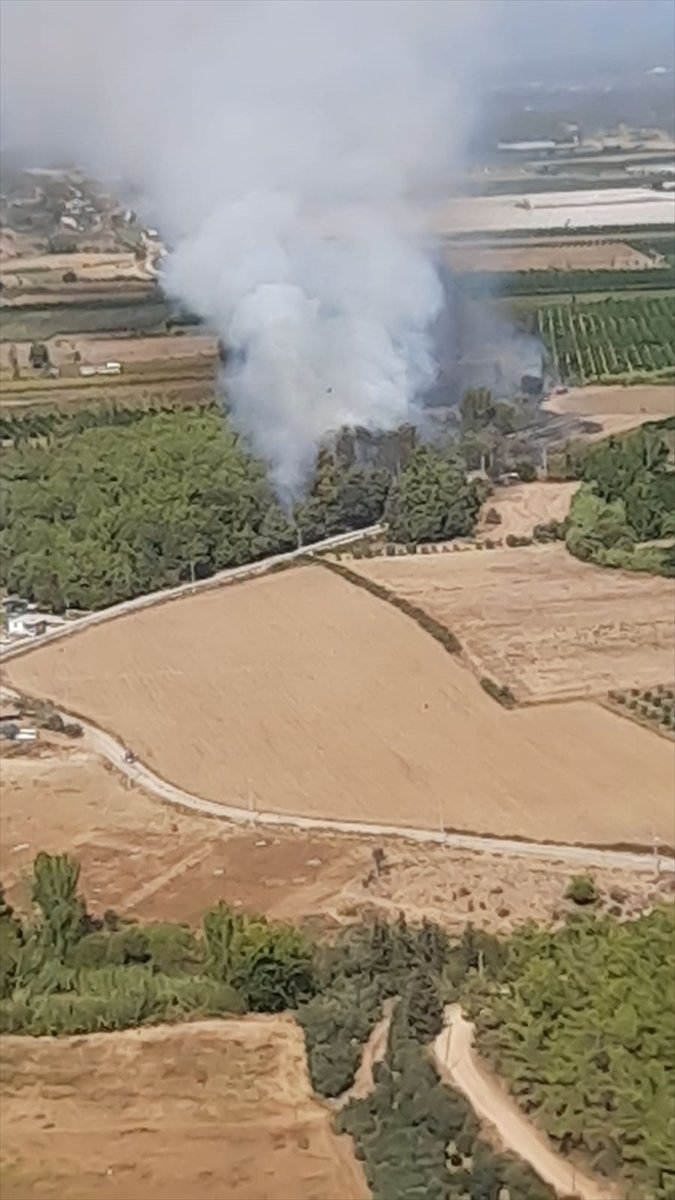 Antalya'da Havadan Ve Karadan Müdahale Edilen Orman Yangını Söndürüldü