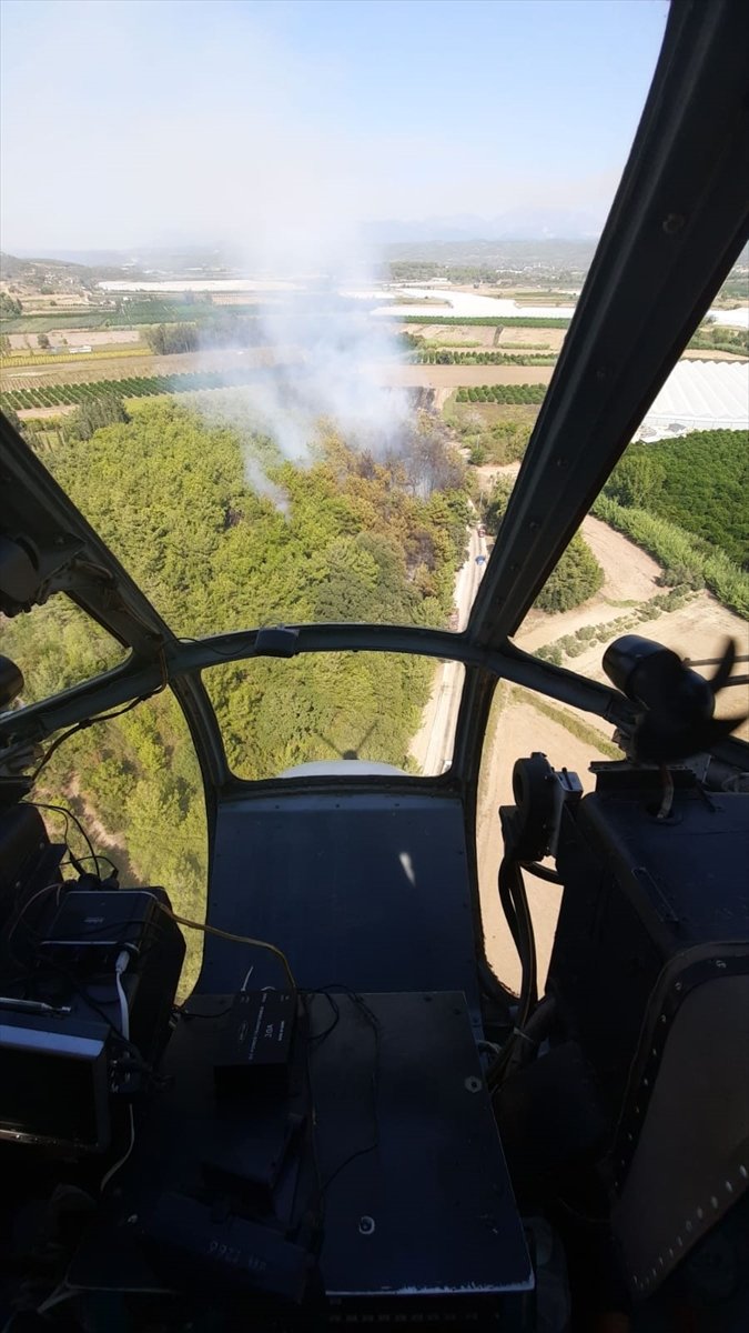 Antalya'da Havadan Ve Karadan Müdahale Edilen Orman Yangını Söndürüldü