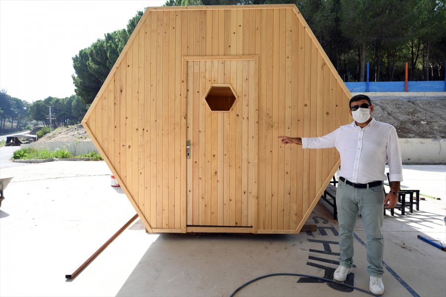 Arıcılara Geri Dönüşüm Malzemelerden Petek Görünümlü 