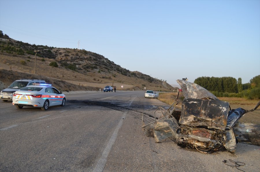 Konya'da İki Otomobil Çarpıştı: 9 Yaralı