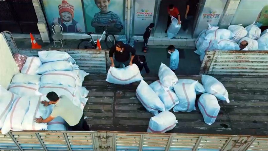 Konya'dan Suriye'ye 3 Tır Yardım Gönderildi