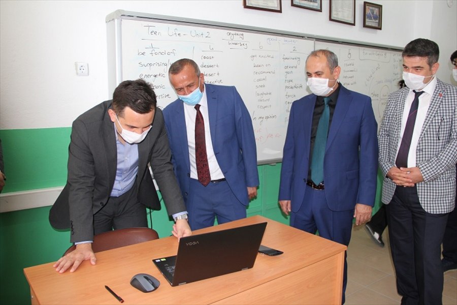 Kaymakam Şahin Ve Başkan Koçer Okulları Ziyaret Etti