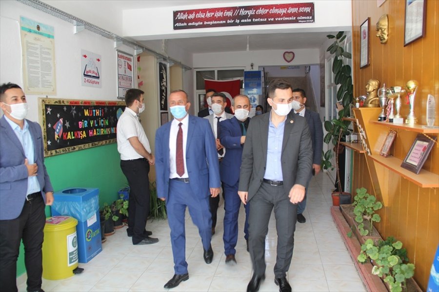 Kaymakam Şahin Ve Başkan Koçer Okulları Ziyaret Etti