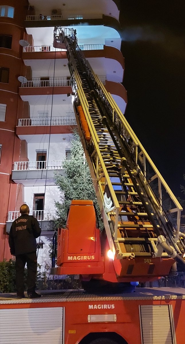 Kayseri'de Bir Evde Çıkan Yangın Hasara Neden Oldu