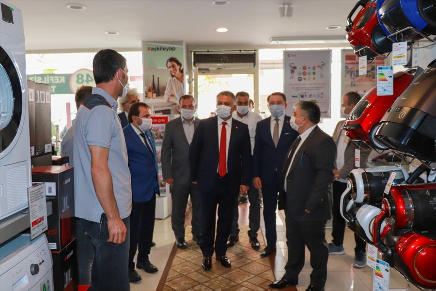 Antalya Valisi Yazıcı, Akseki'de Vatandaşlarla Bir Araya Geldi