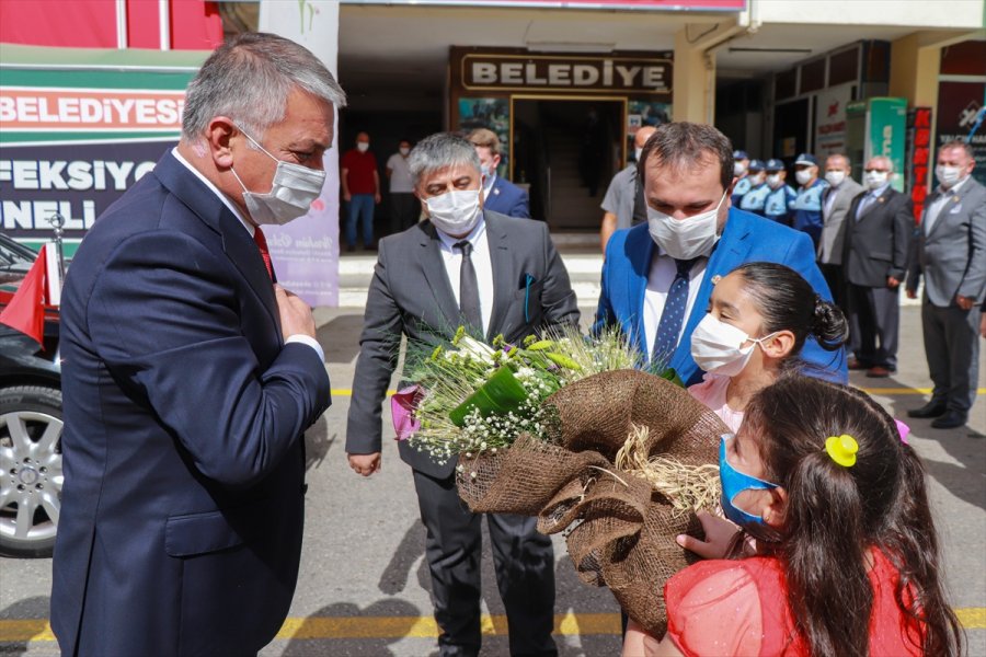 Antalya Valisi Yazıcı, Akseki'de Vatandaşlarla Bir Araya Geldi