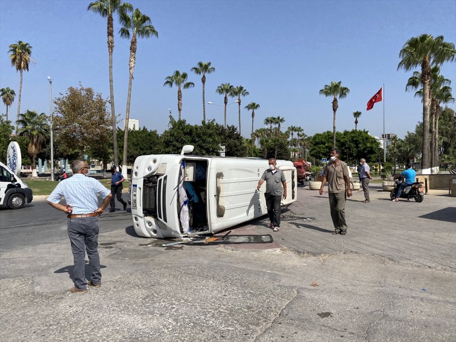 Mersin'de Devrilen Minibüsteki 3 Yolcu Yaralandı