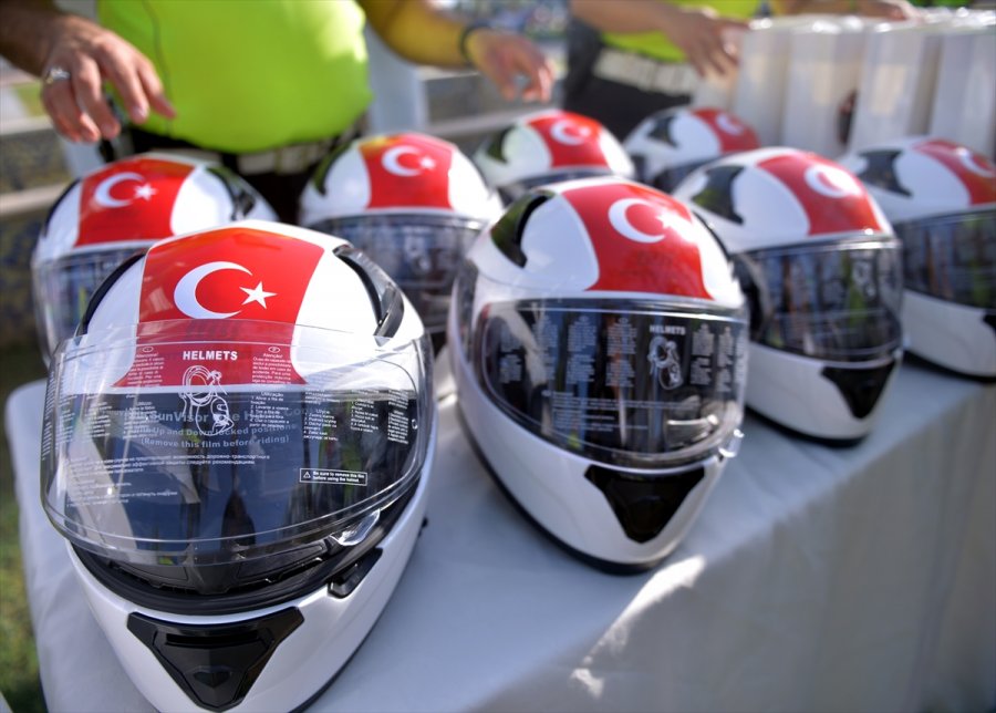 Mersin'de Polisten Ceza Bekleyen Motosiklet Sürücülerine 