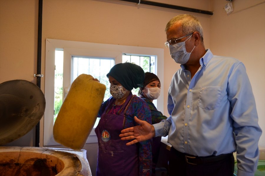 Mersin'de Tandır Ekmeği Kadınların Geçim Kaynağı Olacak