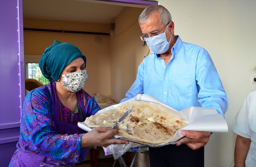 Mersin'de Tandır Ekmeği Kadınların Geçim Kaynağı Olacak