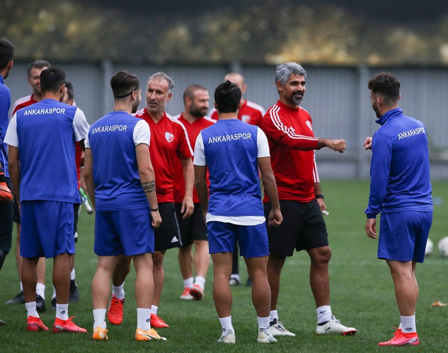 Ankaraspor, İsmet Taşdemir Yönetiminde İlk Antrenmanını Yaptı