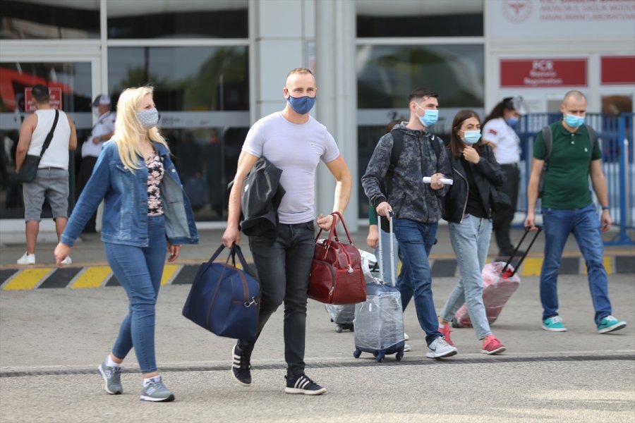 Antalya Havalimanı 179 Rotadan 7 Milyon Yolcuyu Ağırladı