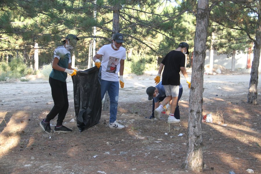 Beyşehir'de Çevre Gönüllüleri Doğayı Temizleyebilmek İçin Birbiriyle Yarışıyor