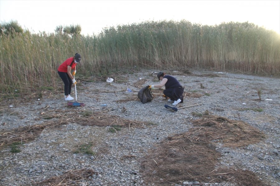 Beyşehir'de Çevre Gönüllüleri Doğayı Temizleyebilmek İçin Birbiriyle Yarışıyor