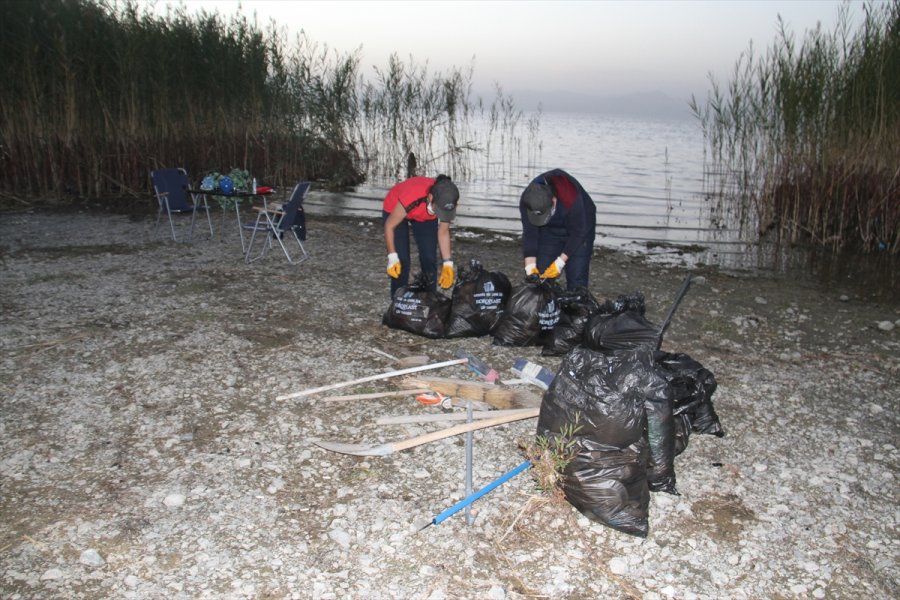 Beyşehir'de Çevre Gönüllüleri Doğayı Temizleyebilmek İçin Birbiriyle Yarışıyor