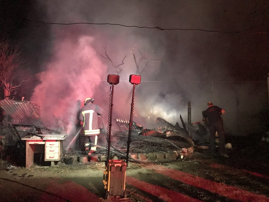 Kayseri'de Evde Çıkan Yangın Hasara Neden Oldu