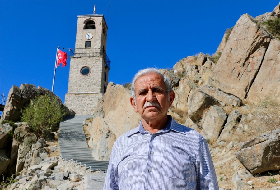 Tarihi Saat Kulesinin 