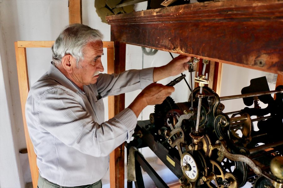 Tarihi Saat Kulesinin 