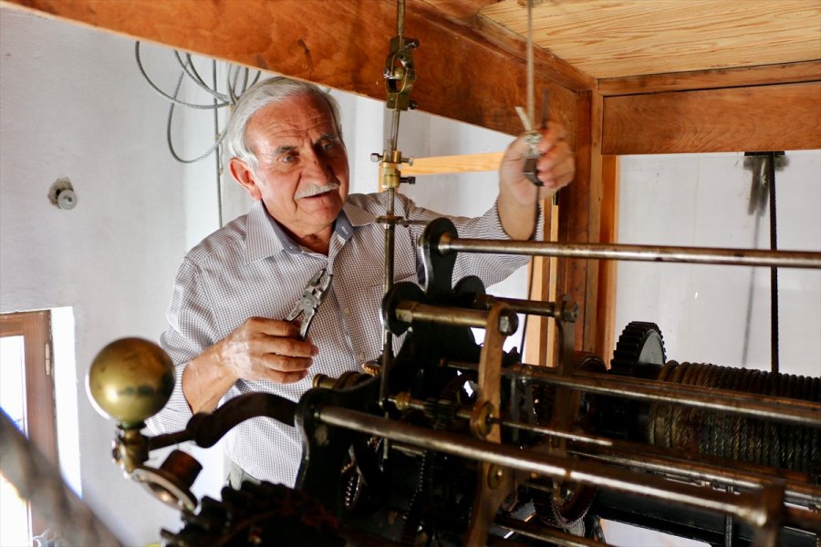 Tarihi Saat Kulesinin 