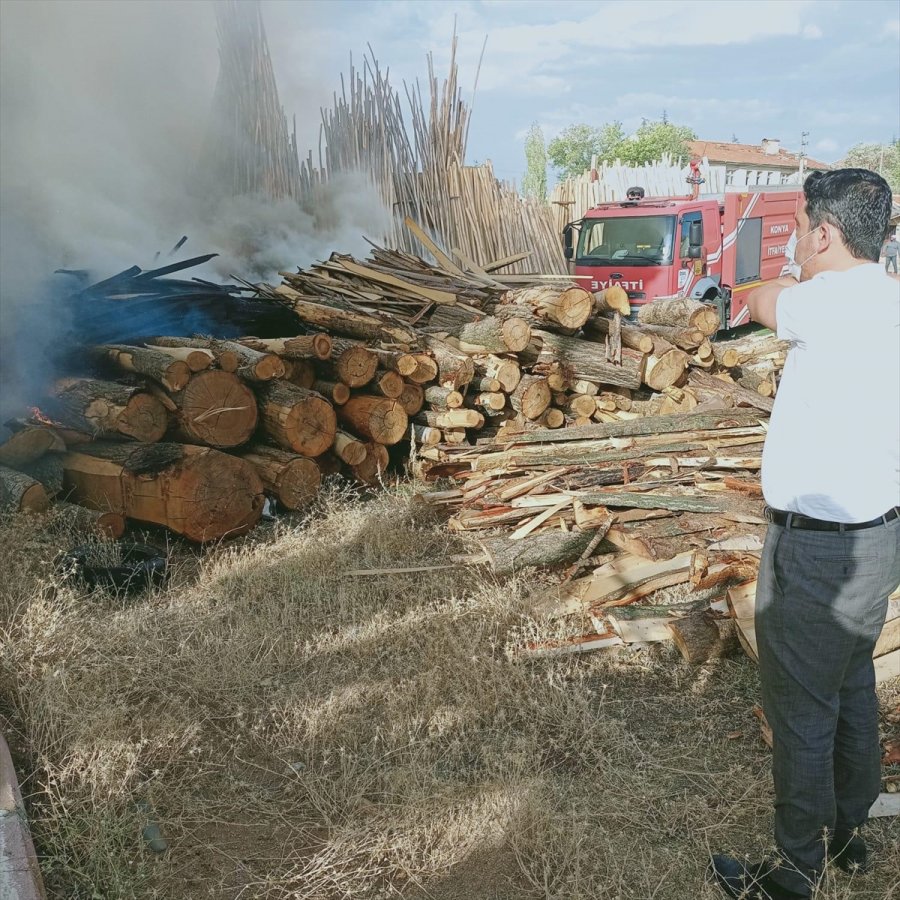 Konya'da Besihane Yangınında 4 Ahır Ve İki Ev Kullanılamaz Hale Geldi