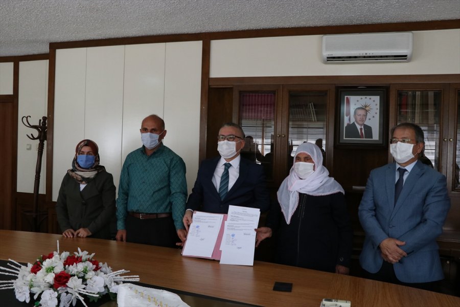 Niğde'de Bir Hayırsever Okul Yapılması İçin 2 Dönüm Arsa Bağışladı