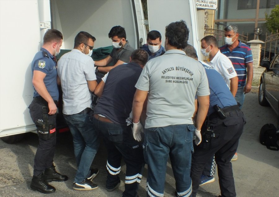 Otobüste Kalp Krizi Geçiren Emekli Emniyet Müdürü, Hayatını Kaybetti