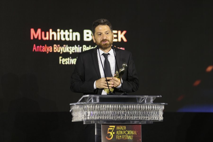 57. Antalya Altın Portakal Film Festivali Ödül Töreni, Kırmızı Halı Geçişiyle Başladı