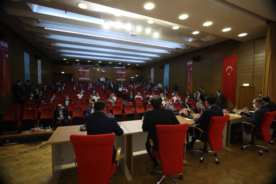Bakan Kurum, Konya Ticaret Odası Meclis Üyeleriyle Bir Araya Geldi: