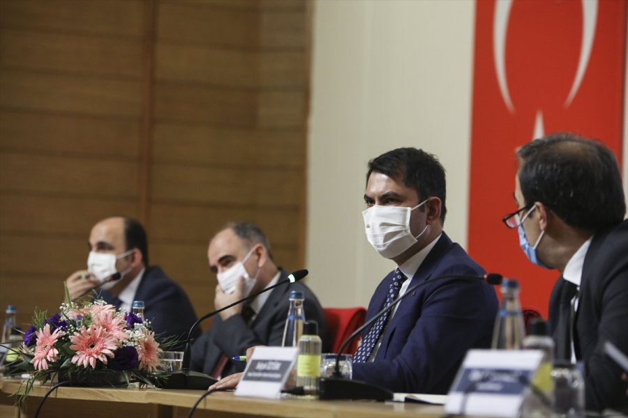 Bakan Kurum, Konya Ticaret Odası Meclis Üyeleriyle Bir Araya Geldi: