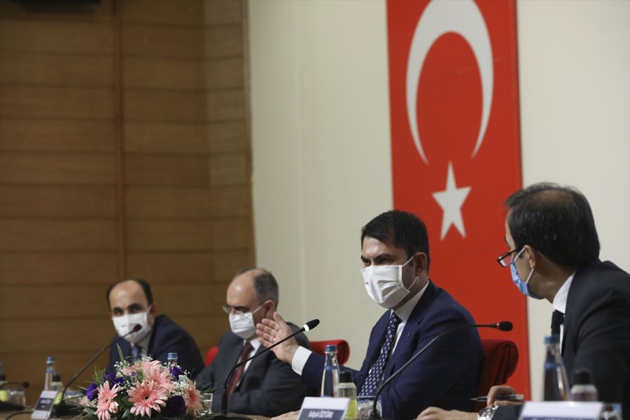 Bakan Kurum, Konya Ticaret Odası Meclis Üyeleriyle Bir Araya Geldi: