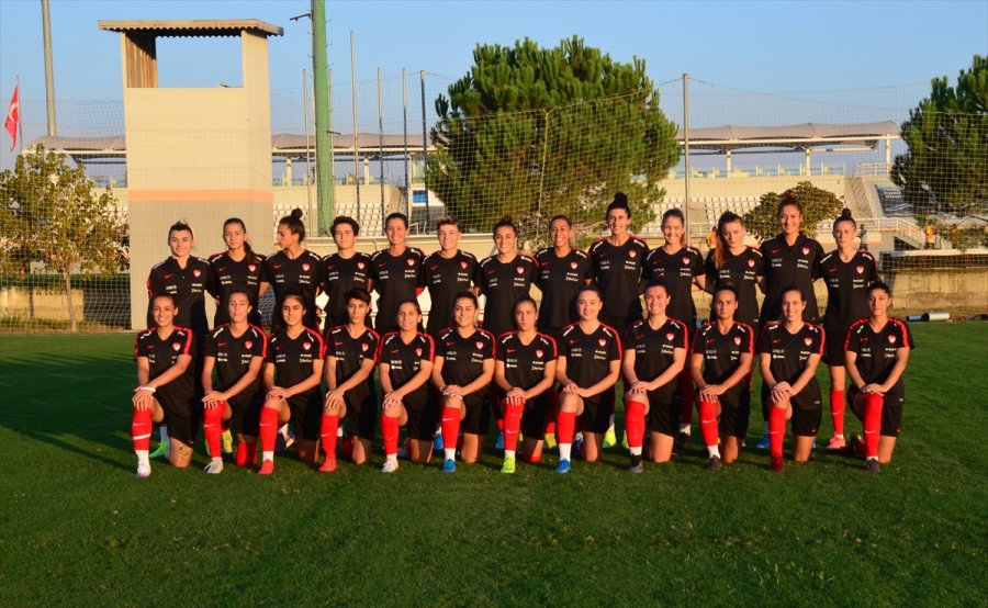 A Milli Kadın Futbol Takımı'nın Antalya Kampı Başladı