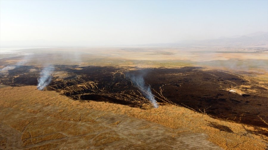 Kayseri'de Sultan Sazlığı Milli Parkı'nda Yangın Çıktı