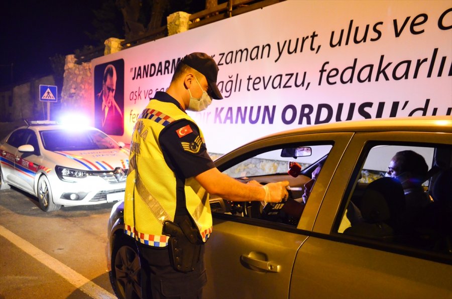 Mersin'de Alkollü Araç Kullanan 26 Sürücüye Ceza