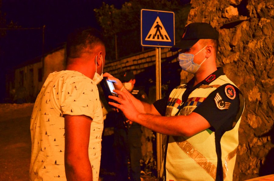 Mersin'de Alkollü Araç Kullanan 26 Sürücüye Ceza