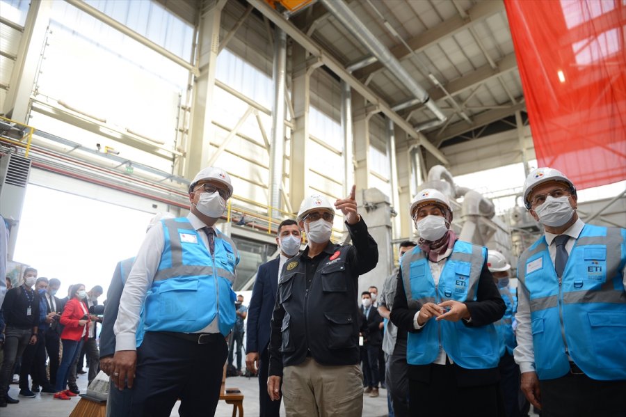 Bakan Dönmez, Türkiye'de İlk Kez Üretilecek Lityumun Pilot Tesisinde Konuştu: