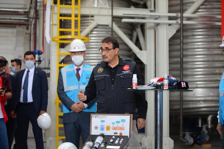 Bakan Dönmez, Türkiye'de İlk Kez Üretilecek Lityumun Pilot Tesisinde Konuştu: