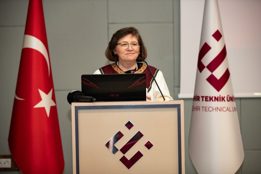 Eskişehir Teknik Üniversitesi Akademik Yılı Törenle Başladı