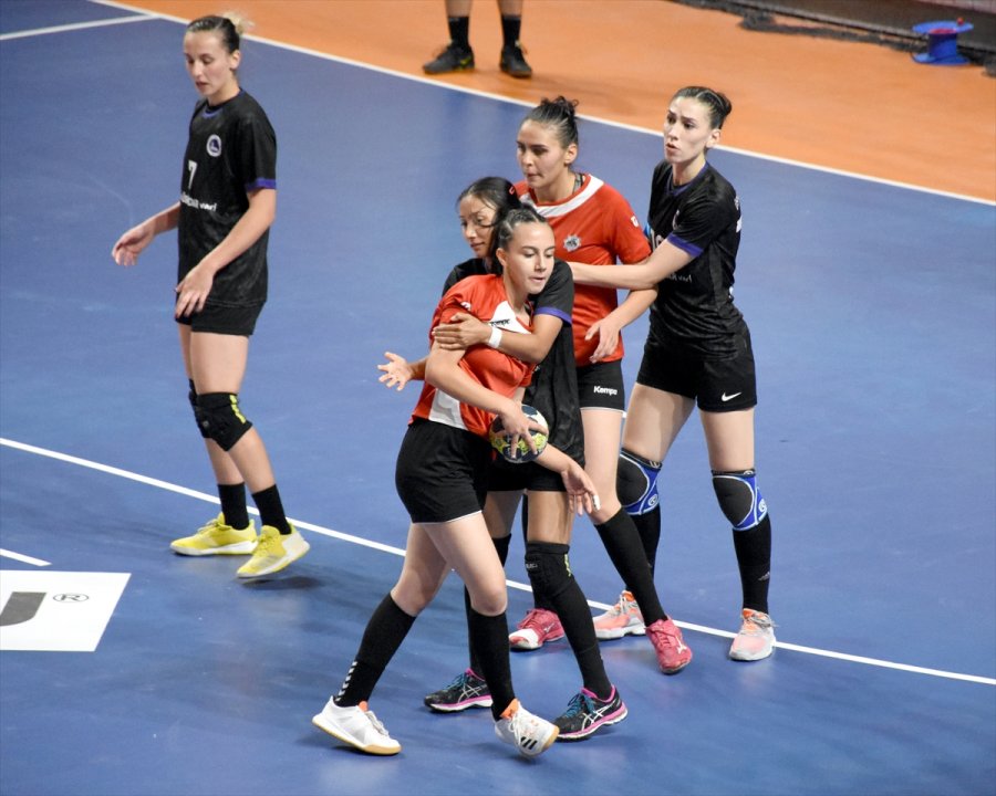Aksaray Belediyespor: 18 - Üsküdar Belediyespor: 40