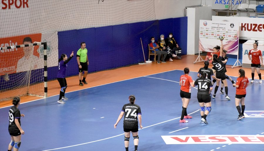 Aksaray Belediyespor: 18 - Üsküdar Belediyespor: 40