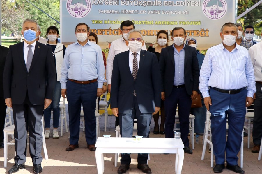 Kayserili Çiftçilere 414 Ton Yem Bitkisi Tohum Desteği Yapıldı