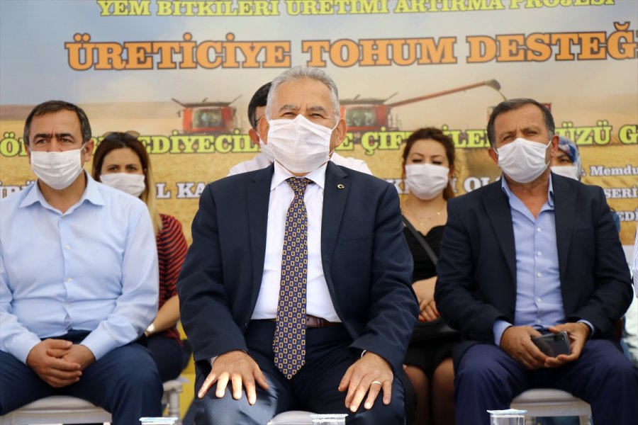 Kayserili Çiftçilere 414 Ton Yem Bitkisi Tohum Desteği Yapıldı