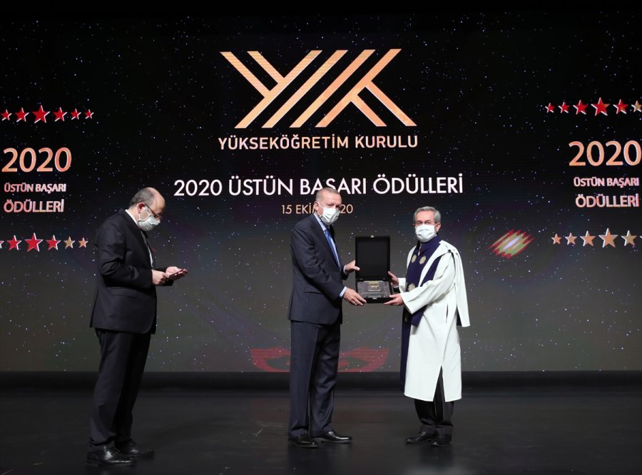 Yök 2020 Üstün Başarı Ödülleri Sahiplerini Buldu