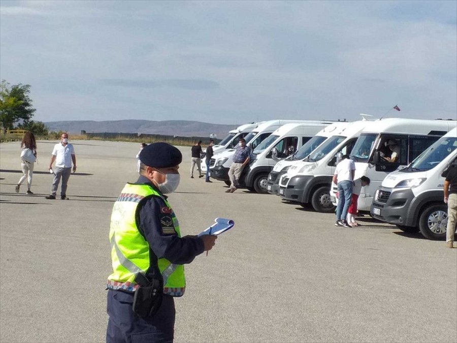 Eskişehir'de Jandarma Okul Servislerini Denetledi