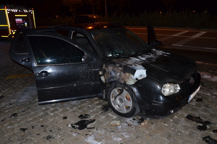 Karaman'da Seyir Halindeki Otomobil Yandı