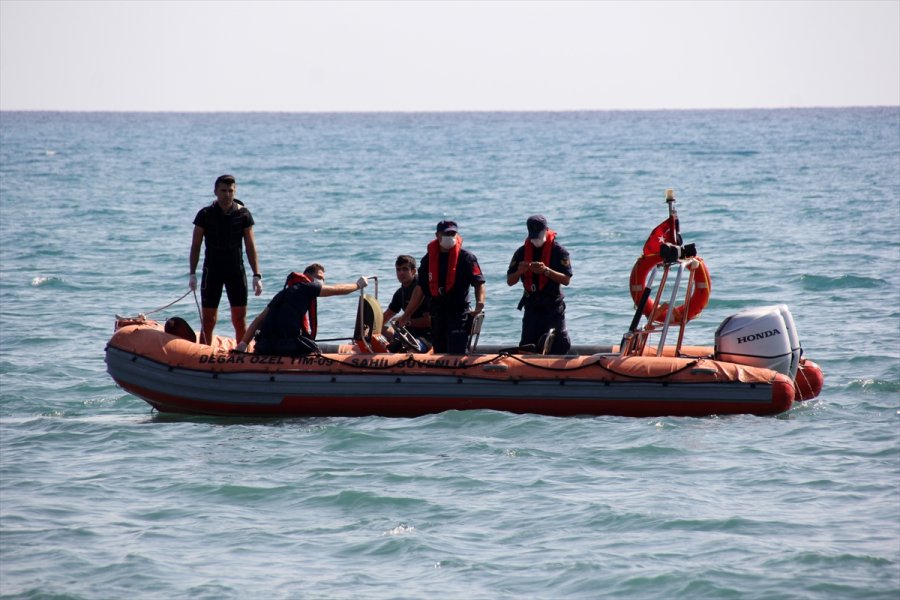 Mersin'de Denizde Kadın Cesedi Bulundu