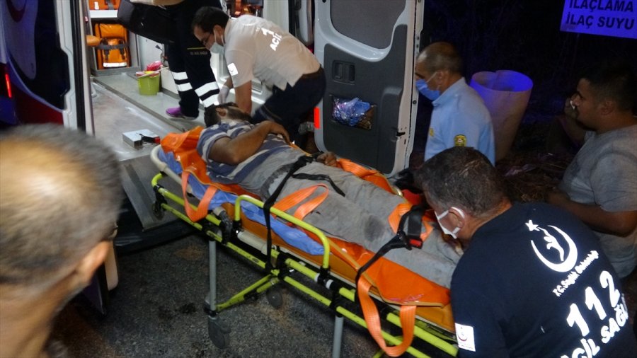 Mersin'de Sandık Deposunda Çıkan Yangın Söndürüldü