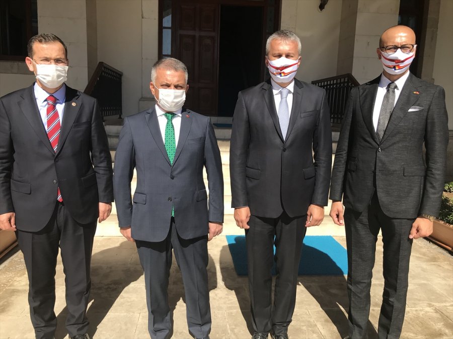 Romanyalı Turistler Tatil İçin Antalya'yı Tercih Ediyor