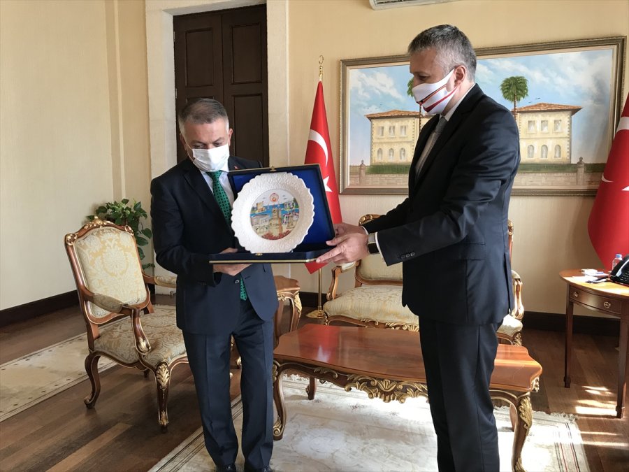 Romanyalı Turistler Tatil İçin Antalya'yı Tercih Ediyor