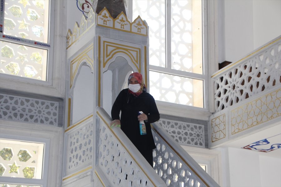 Serik'teki Merkez Camisi'nin İnşaatında Sona Gelindi