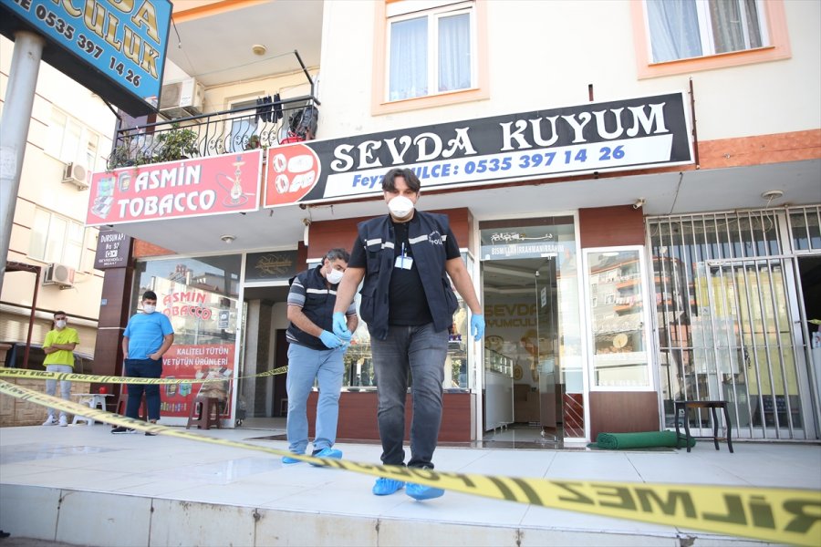 Antalya'da Silahlı Kuyumcu Soygunu